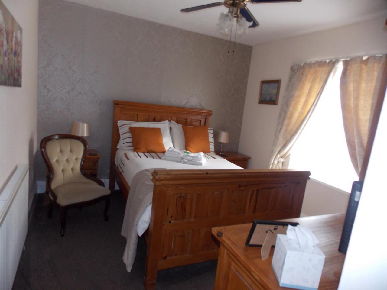 Ivy Bank Guest House Tenby Exterior foto