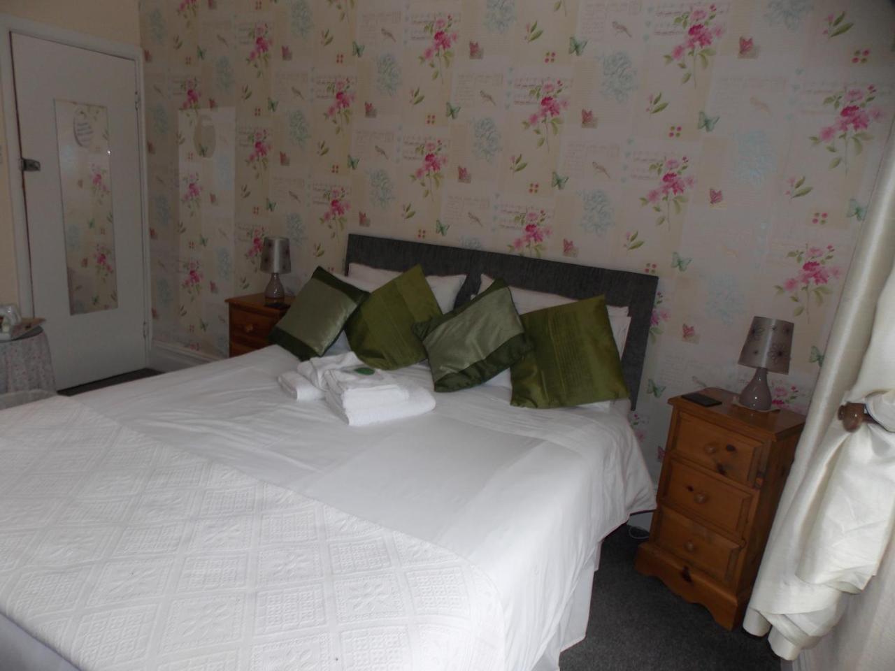 Ivy Bank Guest House Tenby Exterior foto